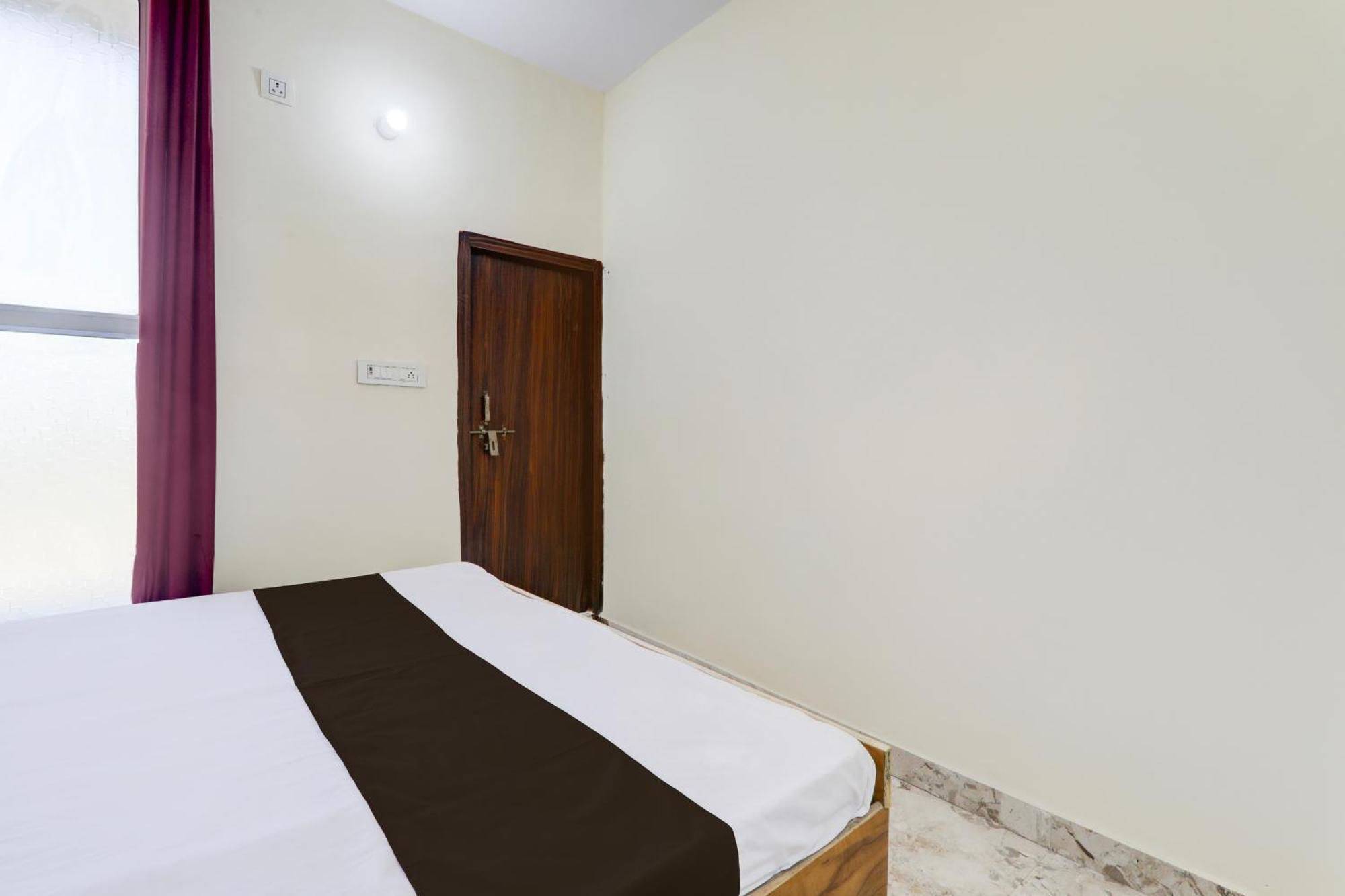 Hotel O Rn Chinhat Bagian luar foto