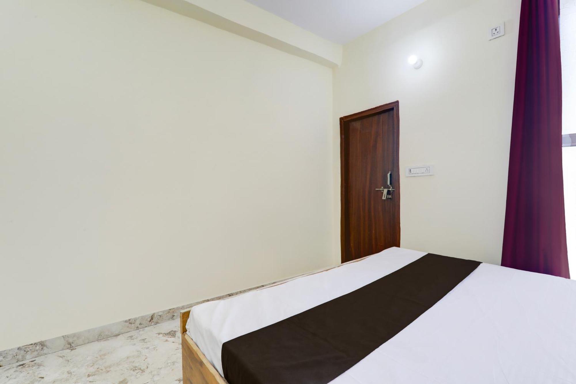 Hotel O Rn Chinhat Bagian luar foto